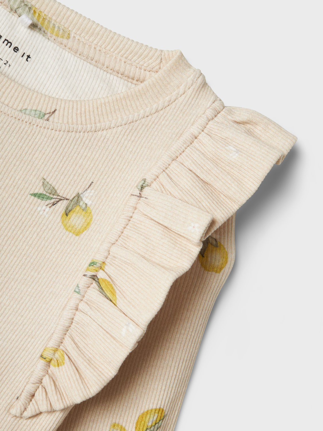 model_shot-front_full